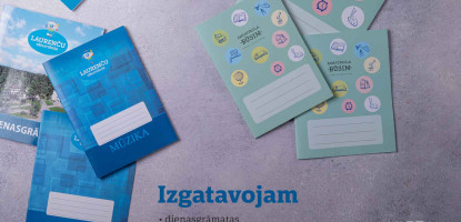 Dienasgrāmata un plānotājs , kas pārstāv Jūsu skolu!